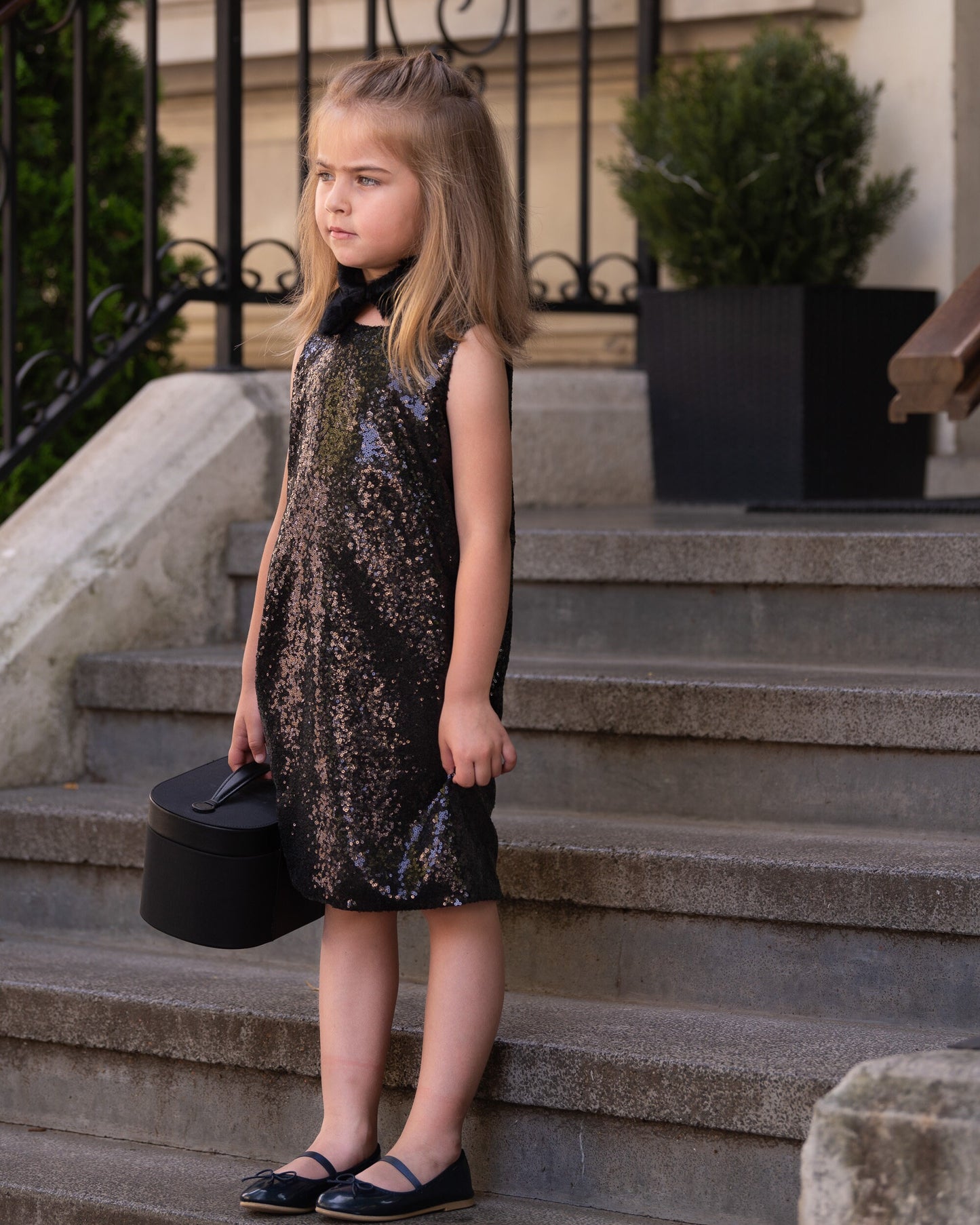Black sequin midi dress girl/ Shiny formal toddler dress/ Luxury girls dresses/ Sleeveless shift dress for birthday/ Ocassional outfit