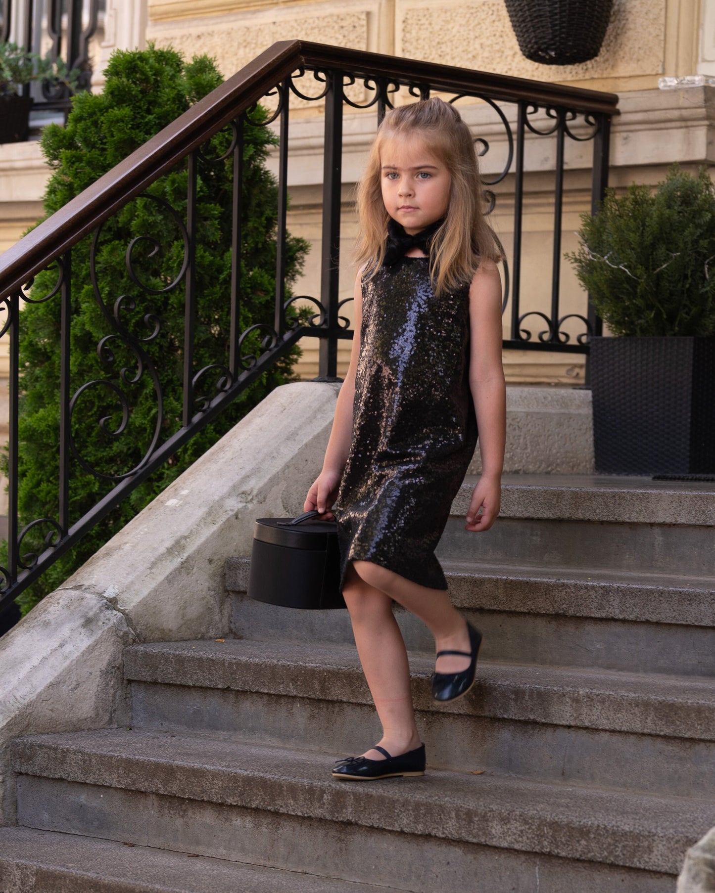 Black sequin midi dress girl/ Shiny formal toddler dress/ Luxury girls dresses/ Sleeveless shift dress for birthday/ Ocassional outfit