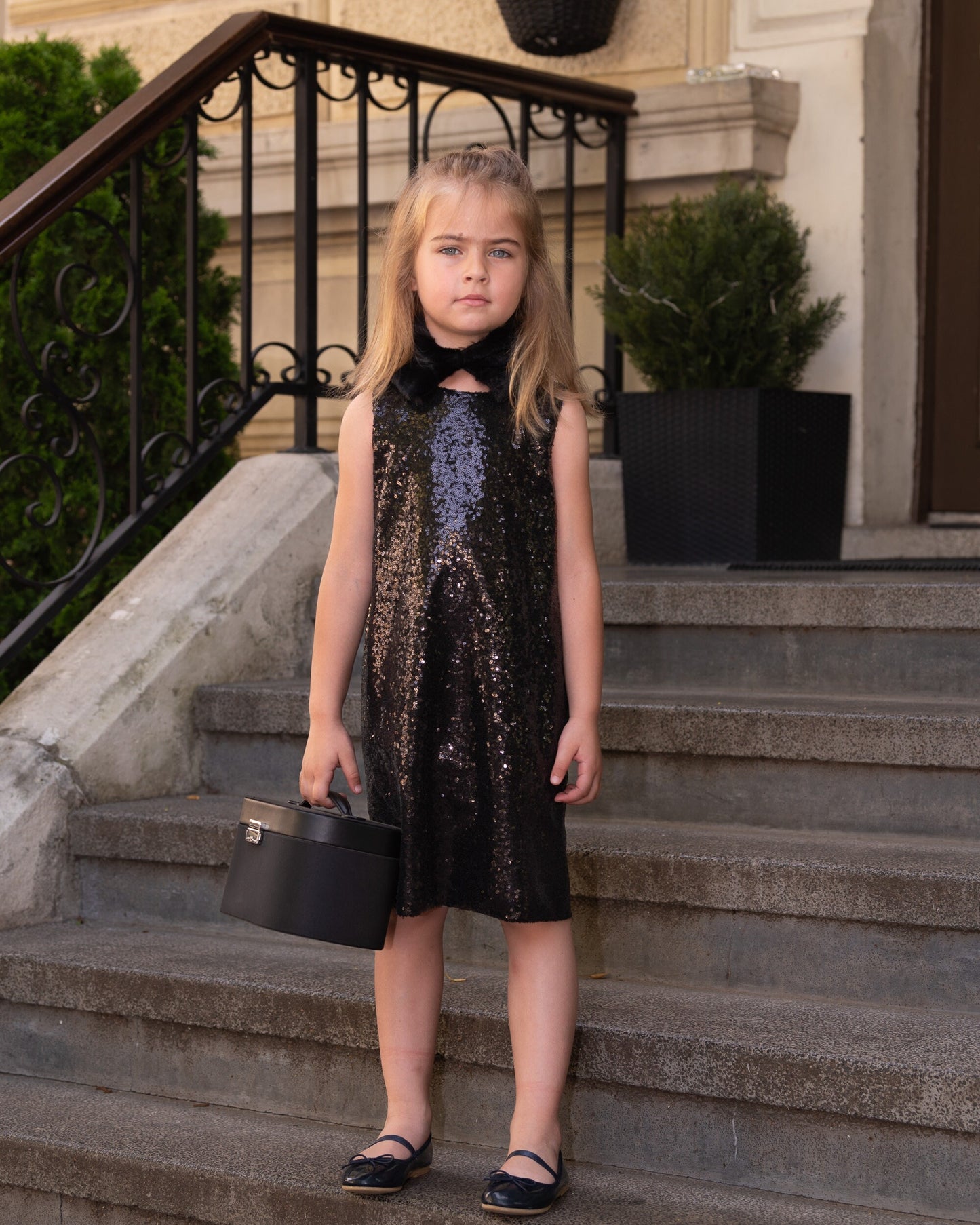 Black sequin midi dress girl/ Shiny formal toddler dress/ Luxury girls dresses/ Sleeveless shift dress for birthday/ Ocassional outfit