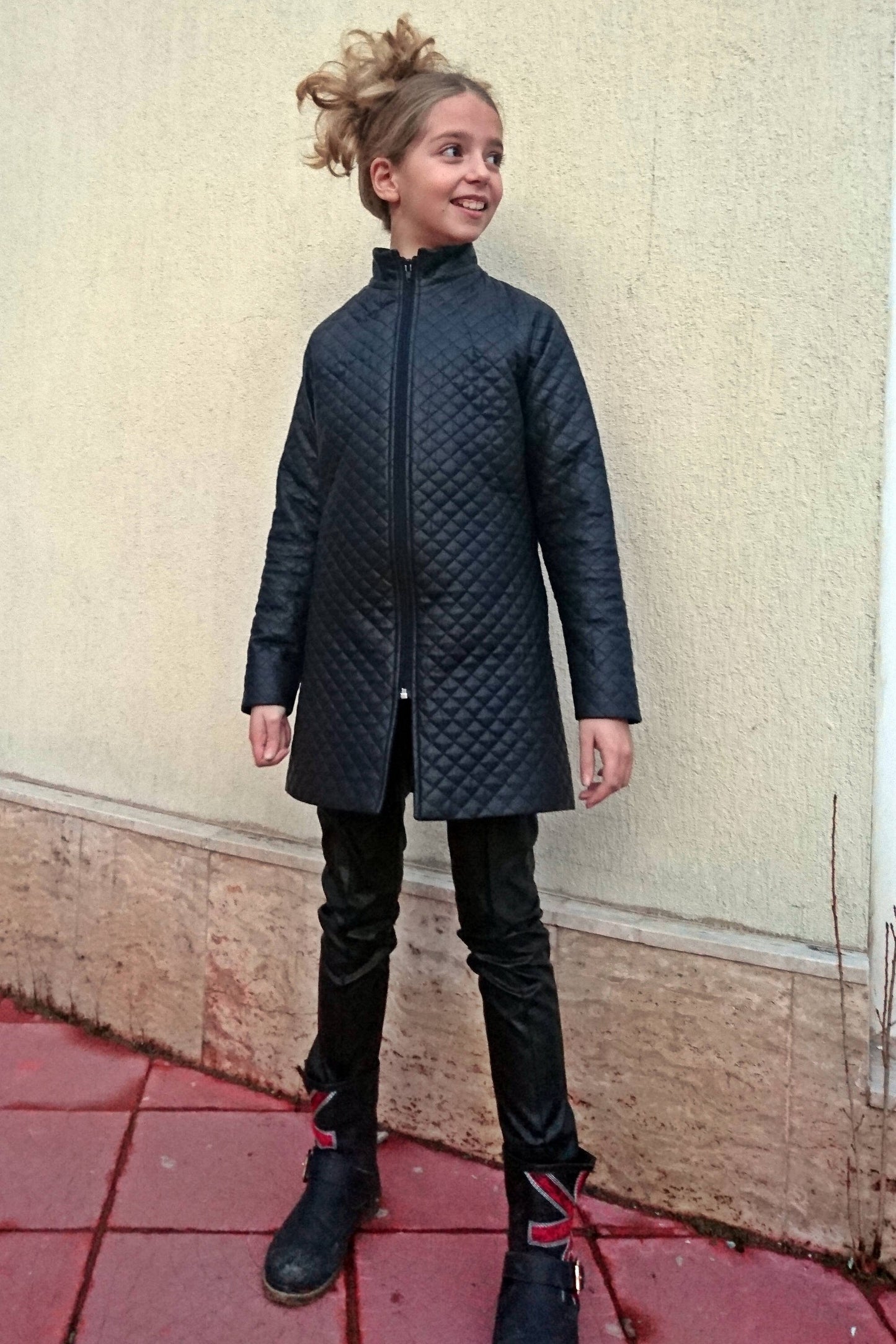Black faux leather quilted coat for girls, Kids jacket, Long leather coat, Stylish leather jacket, Eco Leather outfit, Winter duvet coat