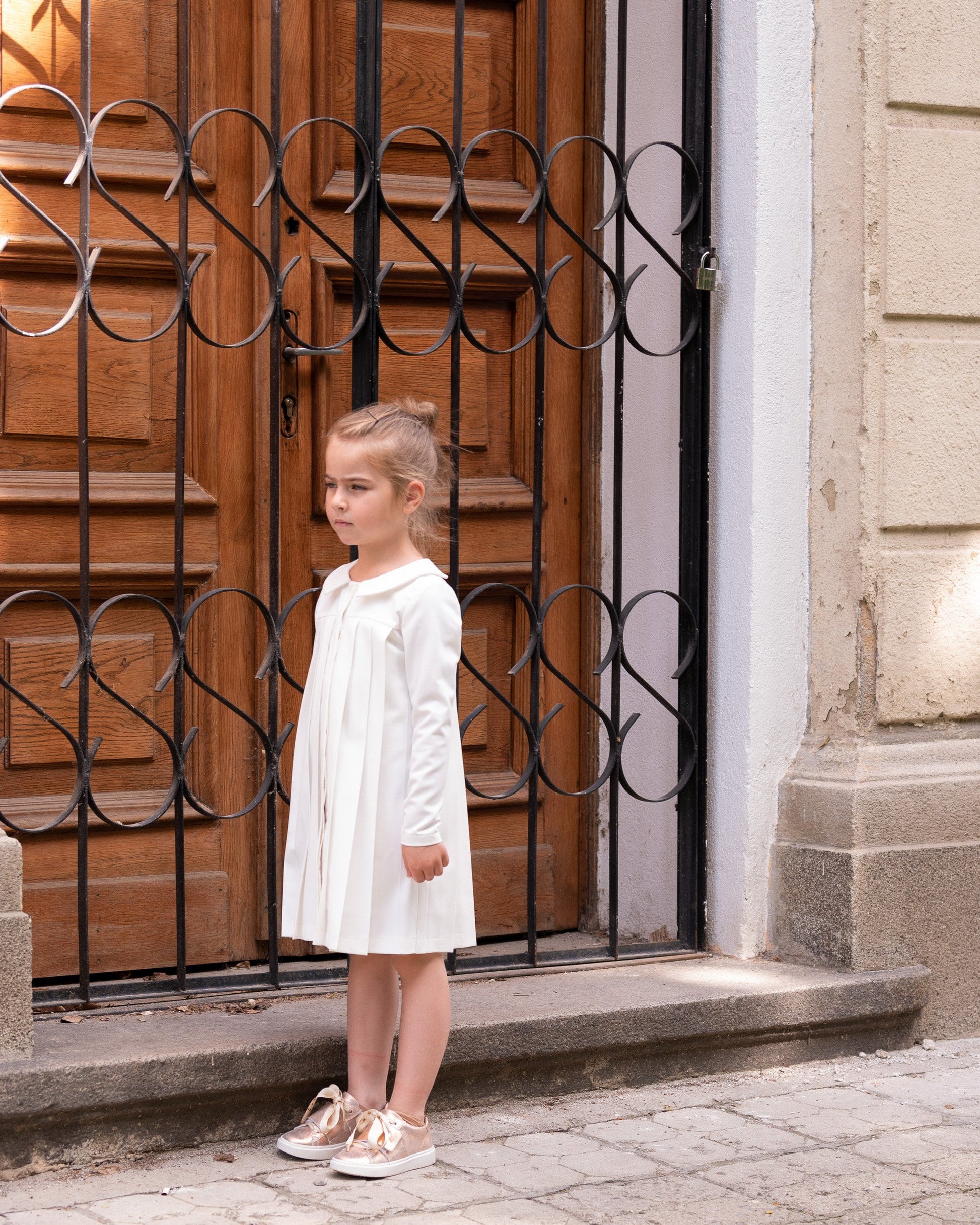 Girls white pleated dress/ Long sleeve formal dress/ Toddler girl pleated christening dress/ Peter pan collar baptism dress