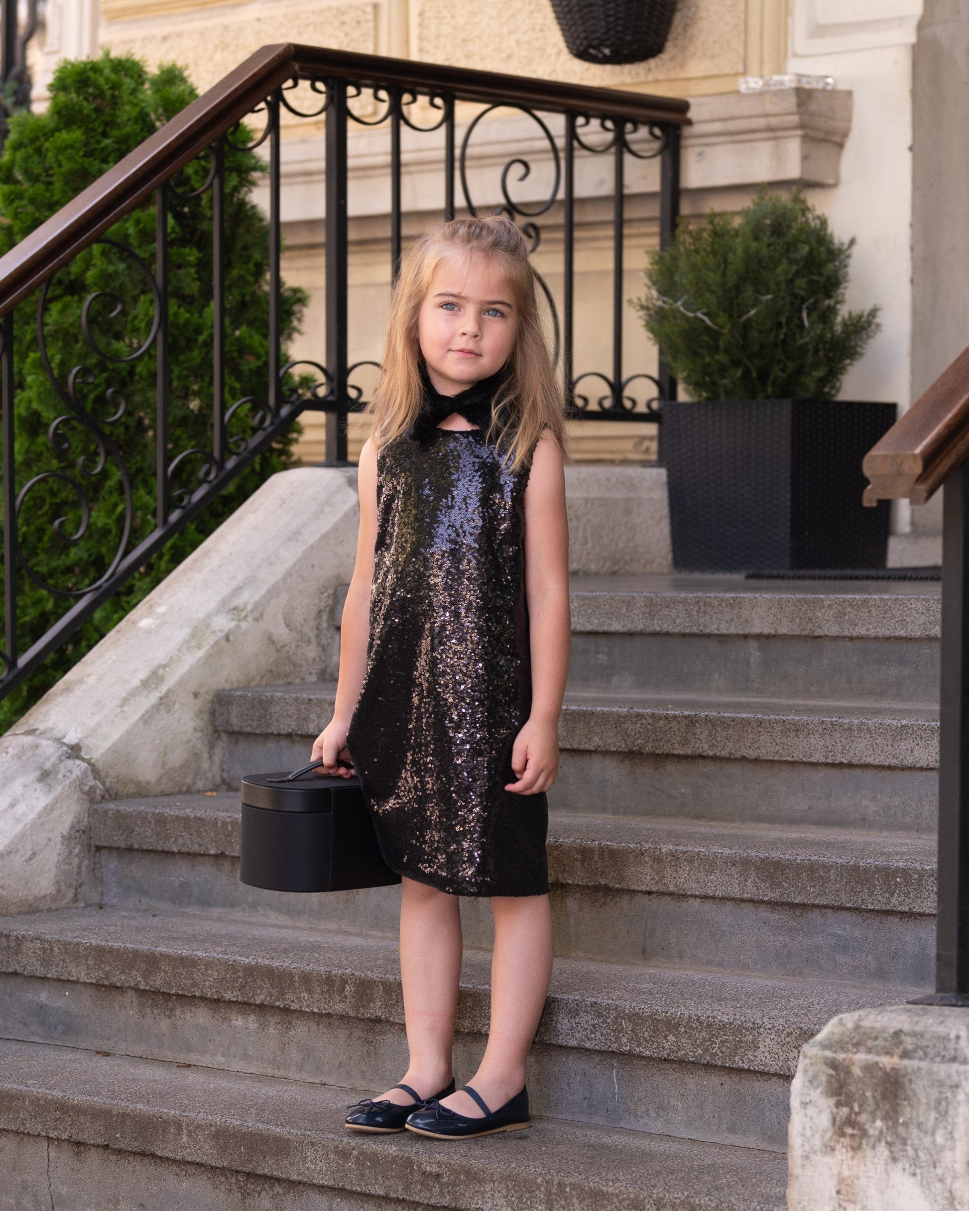 Black sequin midi dress girl/ Shiny formal toddler dress/ Luxury girls dresses/ Sleeveless shift dress for birthday/ Ocassional outfit