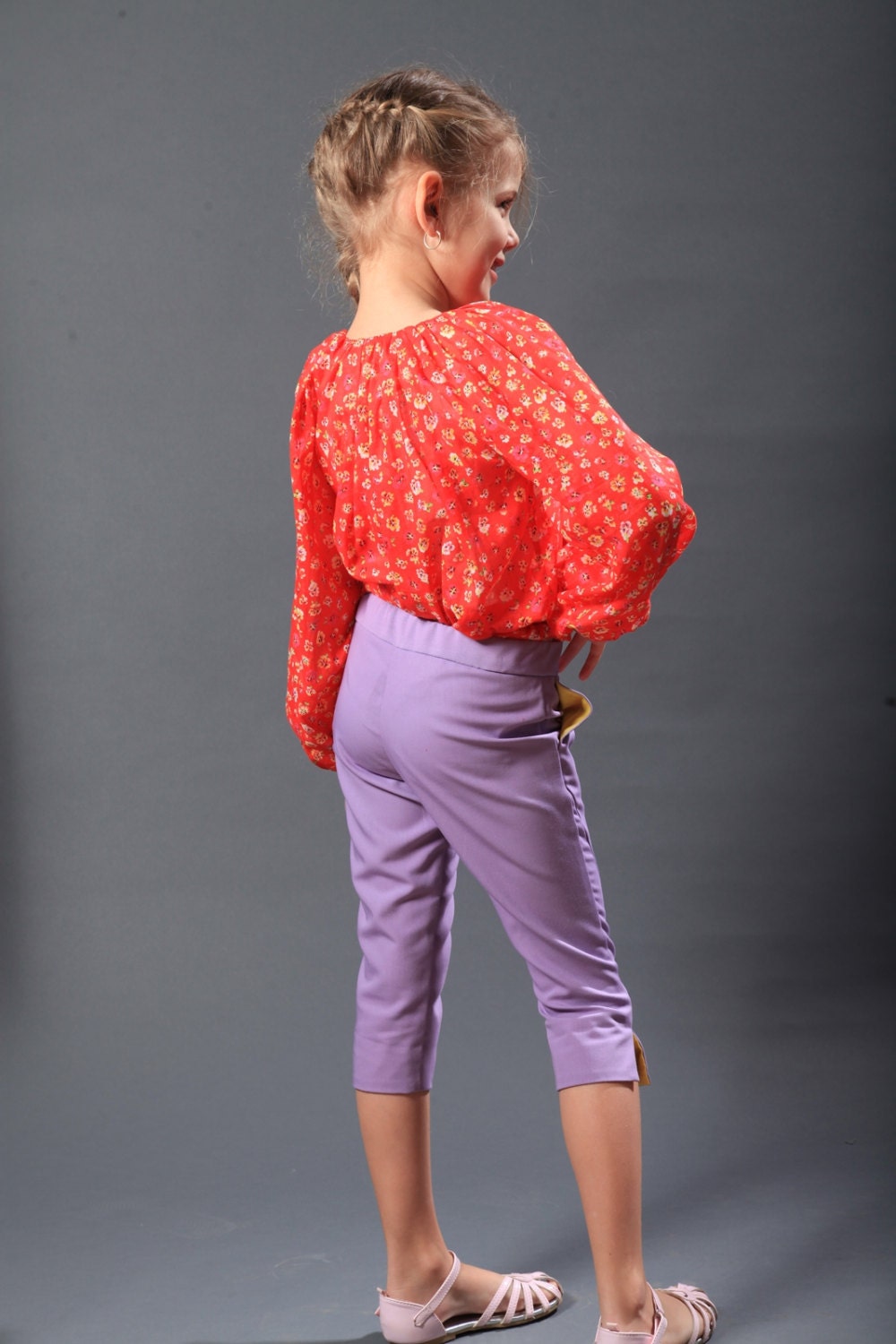 Girls ditsy floral top/Kids summer outfit/Floral blouse/Toddler girl peasant top/Summer clothes/Blossom top/Puff sleeve loose top/Thin top